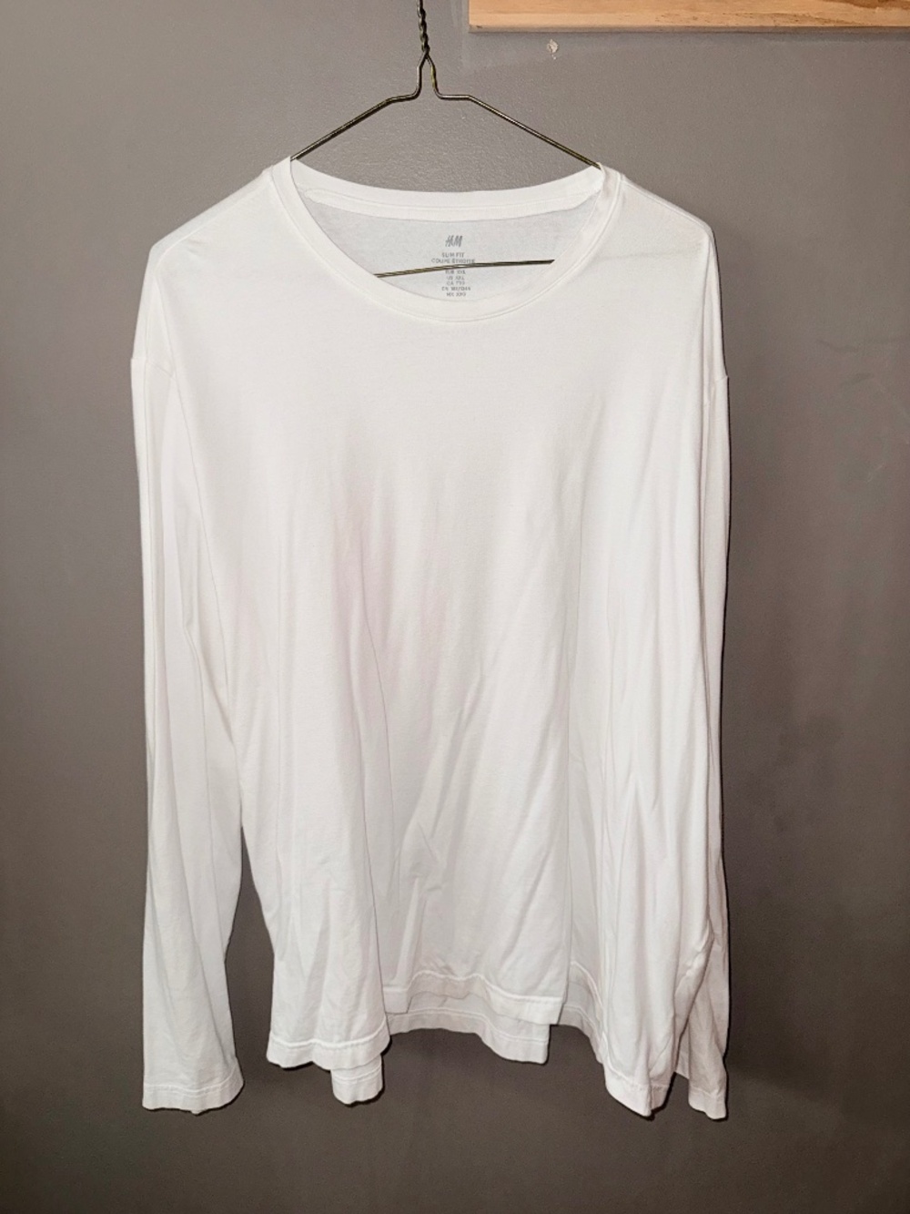 H&M, White "Slim Fit" Long-Sleeve Tee